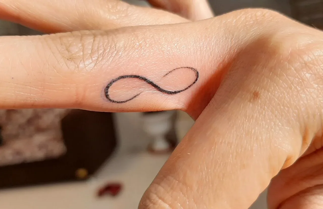 Symbolic tattoo by Fari Dane